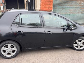 Toyota Auris 1.6 petrol automatic